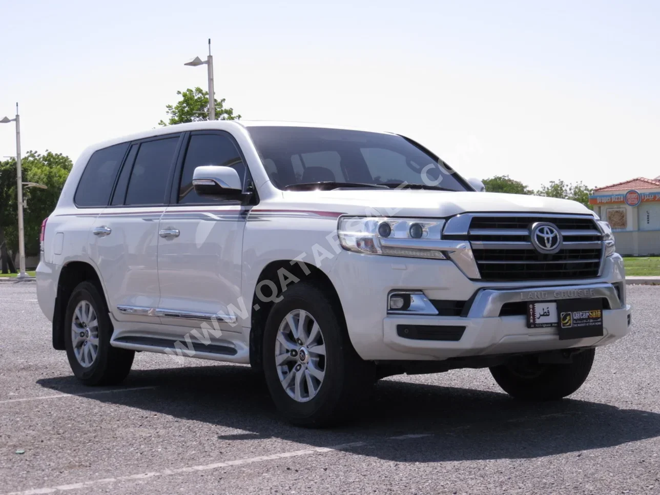 Toyota  Land Cruiser  GXR  2016  Automatic  247,000 Km  8 Cylinder  Four Wheel Drive (4WD)  SUV  White
