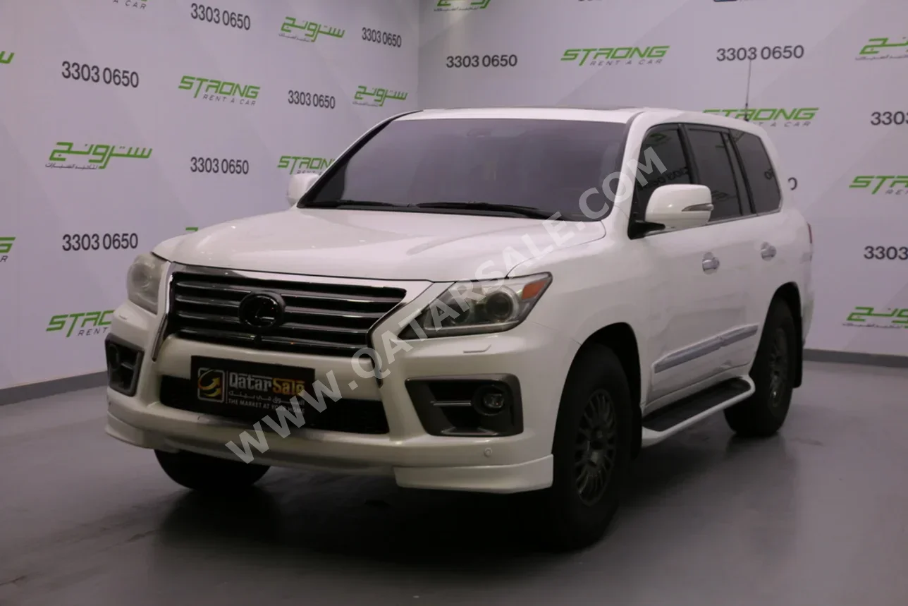 Lexus  LX  570  2012  Automatic  300,000 Km  8 Cylinder  Four Wheel Drive (4WD)  SUV  White