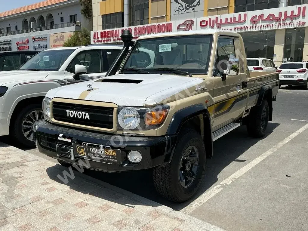 Toyota  Land Cruiser  LX  2022  Manual  0 Km  8 Cylinder  Four Wheel Drive (4WD)  Pick Up  Beige  With Warranty