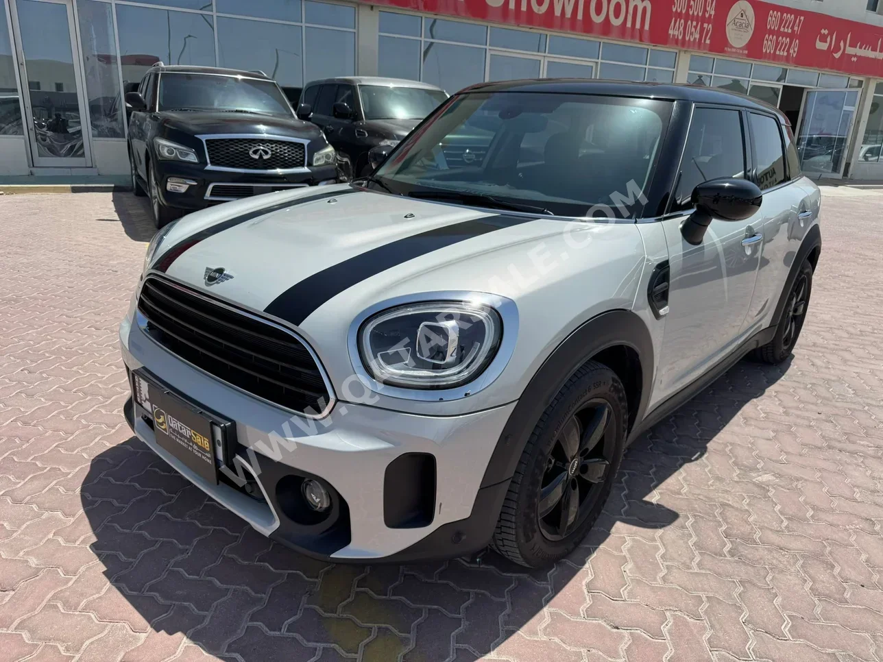 Mini  Cooper  CountryMan  2021  Automatic  15,000 Km  4 Cylinder  Rear Wheel Drive (RWD)  Sedan  Silver
