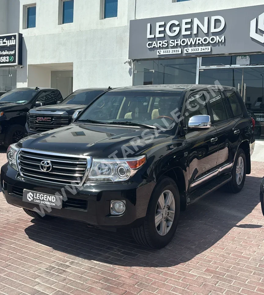 Toyota  Land Cruiser  GXR  2013  Automatic  375,000 Km  8 Cylinder  Four Wheel Drive (4WD)  SUV  Black
