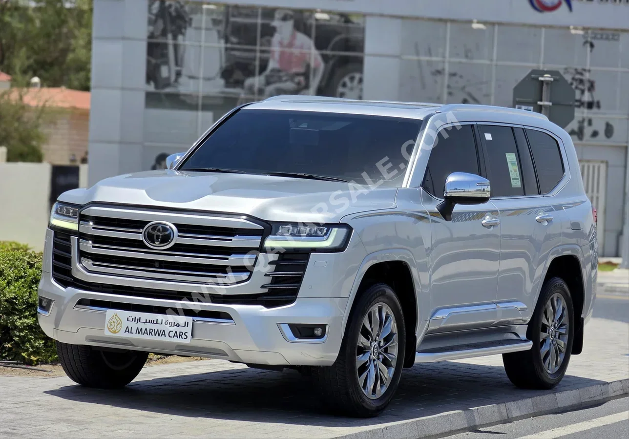 Toyota  Land Cruiser  VXR Twin Turbo  2024  Automatic  52,000 Km  6 Cylinder  Four Wheel Drive (4WD)  SUV  Silver  With Warranty