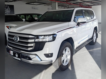 Toyota  Land Cruiser  GXR  2025  Automatic  29,000 Km  6 Cylinder  Four Wheel Drive (4WD)  SUV  White  With Warranty
