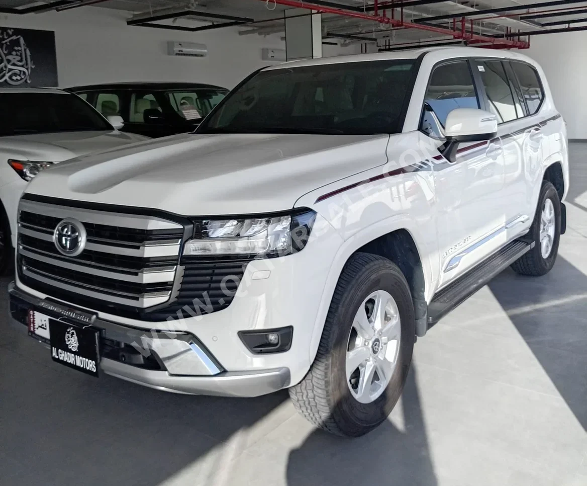 Toyota  Land Cruiser  GXR  2025  Automatic  29,000 Km  6 Cylinder  Four Wheel Drive (4WD)  SUV  White  With Warranty