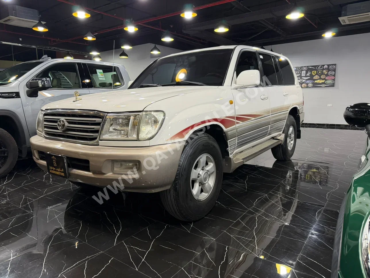 Toyota  Land Cruiser  GXR  2005  Manual  374,000 Km  6 Cylinder  Four Wheel Drive (4WD)  SUV  White