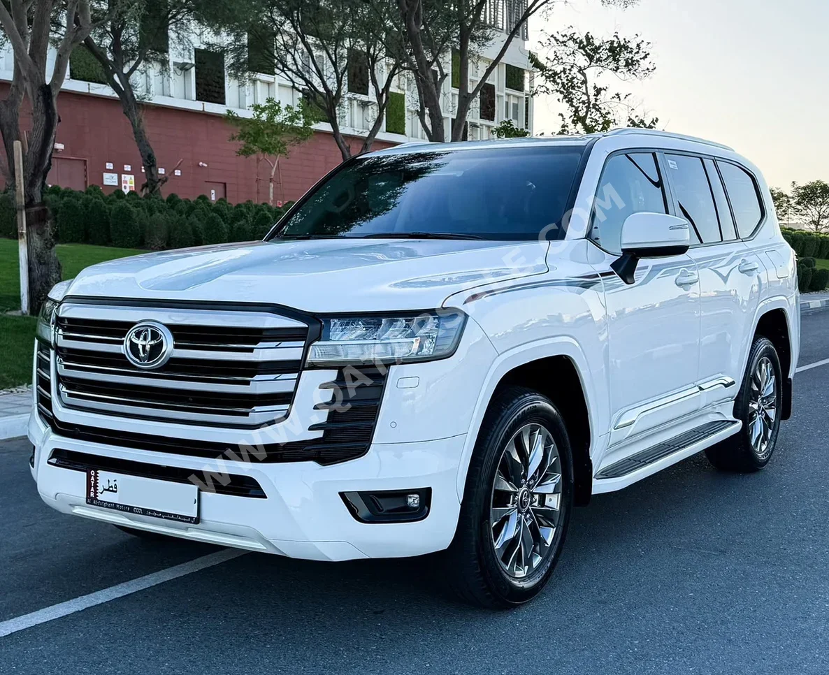 Toyota  Land Cruiser  GXR Twin Turbo  2024  Automatic  19,000 Km  6 Cylinder  Four Wheel Drive (4WD)  SUV  White  With Warranty