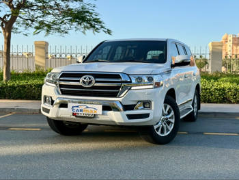 Toyota  Land Cruiser  GXR  2020  Automatic  89,000 Km  8 Cylinder  Four Wheel Drive (4WD)  SUV  White