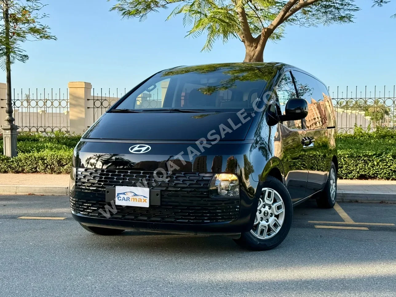 Hyundai  Staria  2025  Automatic  19,000 Km  6 Cylinder  Front Wheel Drive (FWD)  Van / Bus  Black  With Warranty