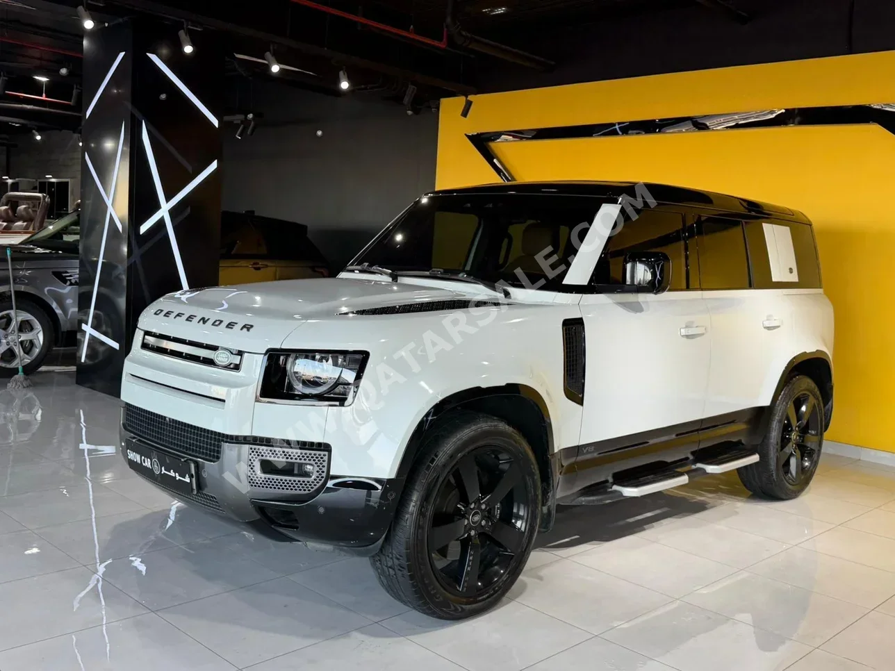 Land Rover  Defender  110 X  2023  Automatic  69,000 Km  8 Cylinder  Four Wheel Drive (4WD)  SUV  White  With Warranty