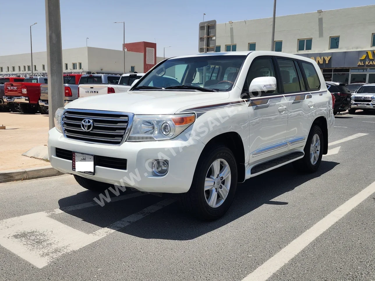 Toyota  Land Cruiser  GXR  2015  Automatic  373,000 Km  8 Cylinder  Four Wheel Drive (4WD)  SUV  White