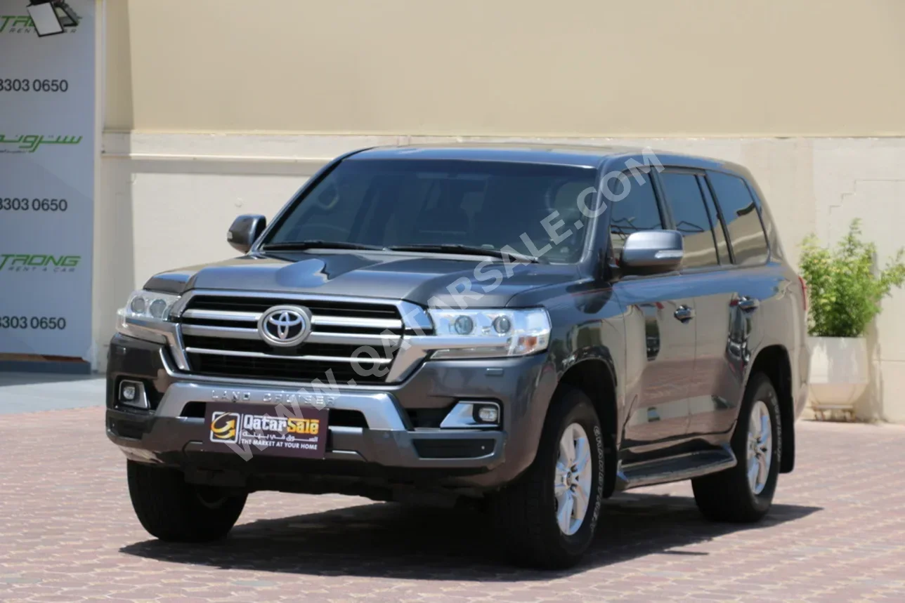 Toyota  Land Cruiser  GXR  2019  Automatic  317,000 Km  6 Cylinder  Four Wheel Drive (4WD)  SUV  Gray