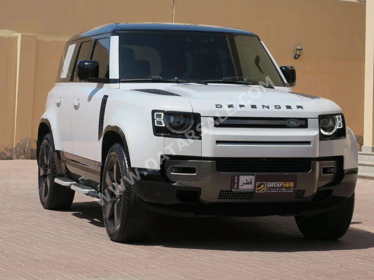 Land Rover  Defender  110  2023  Automatic  69,000 Km  8 Cylinder  Four Wheel Drive (4WD)  SUV  White  With Warranty