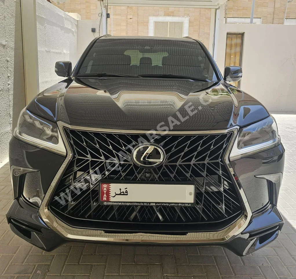 Lexus  LX  570 S Black Edition  2019  Automatic  118,000 Km  8 Cylinder  Four Wheel Drive (4WD)  SUV  Black