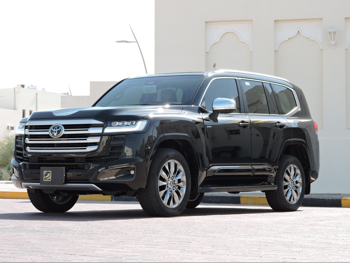 Toyota  Land Cruiser  VX  2025  Automatic  1,000 Km  6 Cylinder  Four Wheel Drive (4WD)  SUV  Black  With Warranty