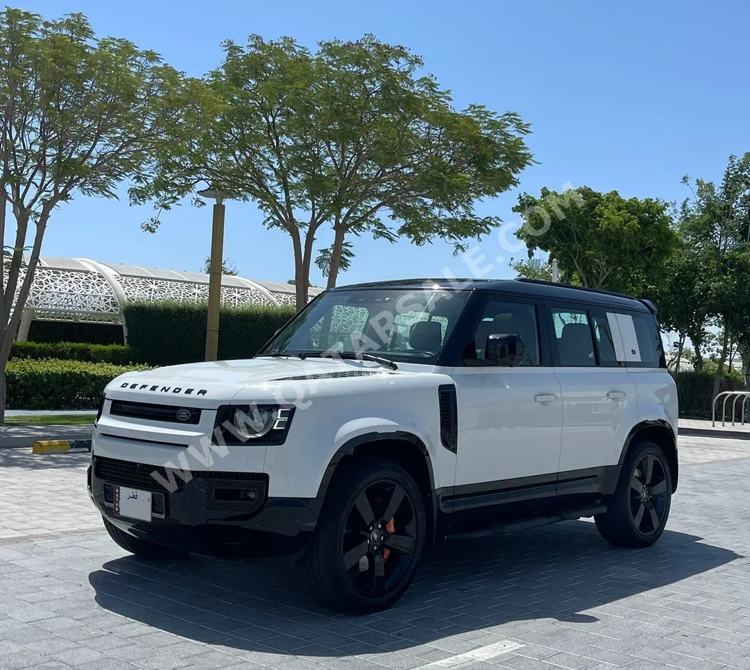 Land Rover  Defender  110 HSE  2024  Automatic  70,000 Km  6 Cylinder  Four Wheel Drive (4WD)  SUV  White  With Warranty