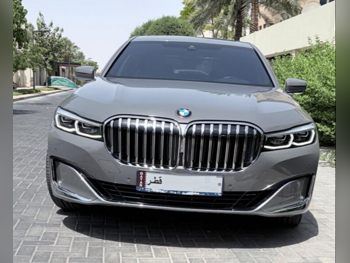 بي ام دبليو  الفئة - السابعة  730 Li  2021  اوتوماتيك  45,000 كم  4 سلندر  دفع كلي مستمر  سيدان  رمادي  تحت الضمان