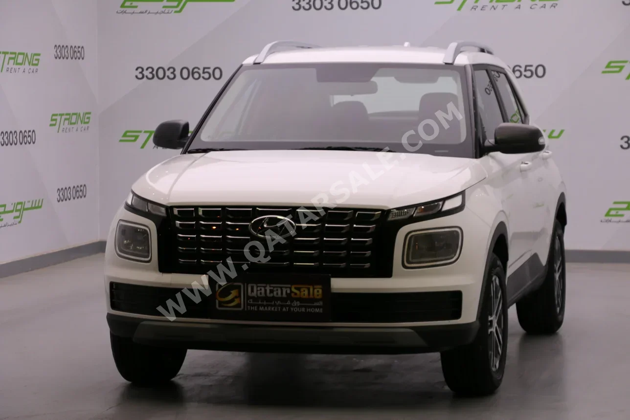 Hyundai  Venue  2025  Automatic  34,026 Km  3 Cylinder  Front Wheel Drive (FWD)  SUV  White  With Warranty