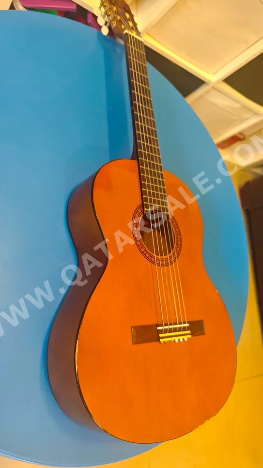 Classical Guitar  Yamaha  Brown /  For Beginners
