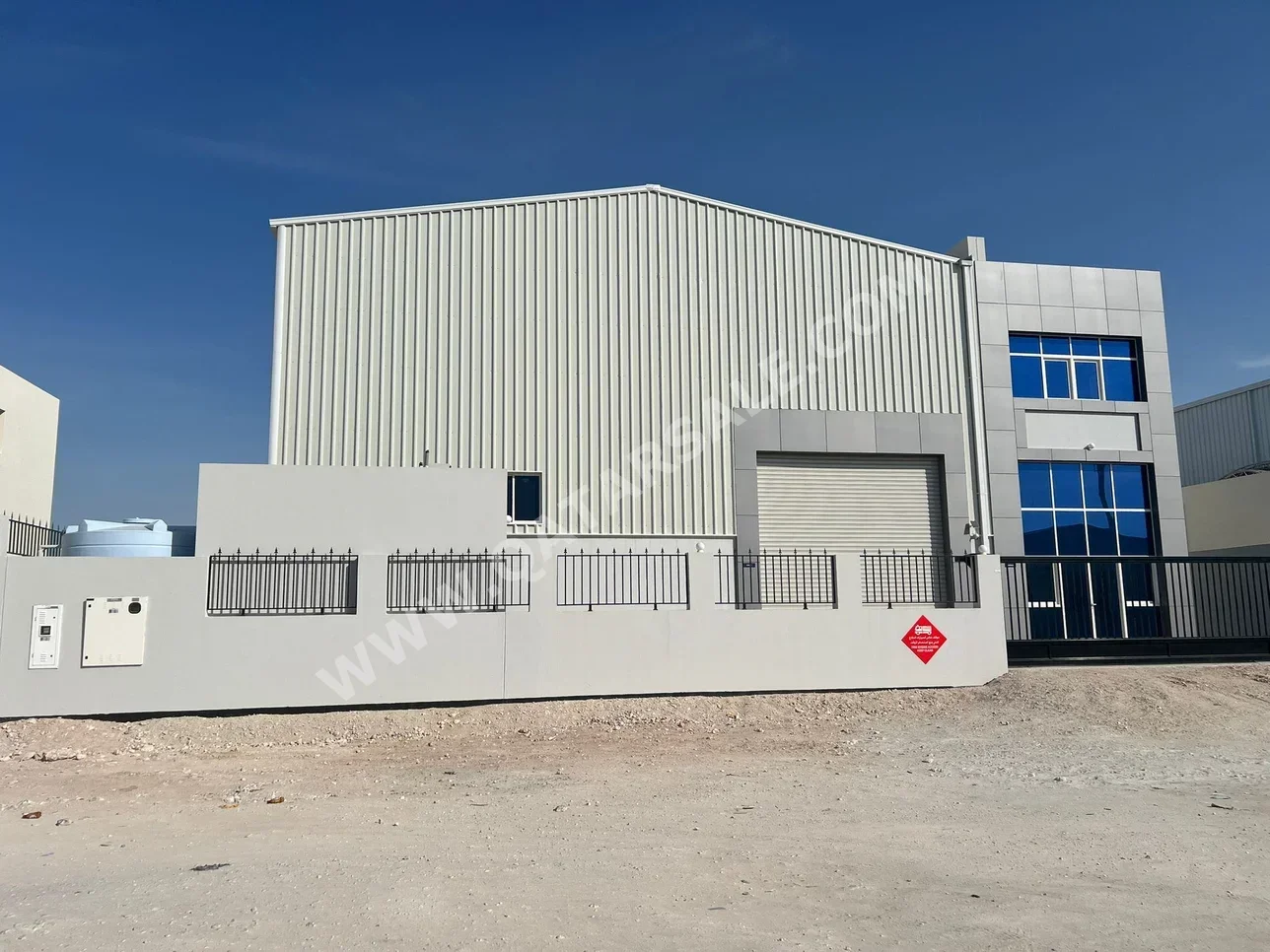 Warehouses & Stores - Al Wakrah  - Barkit Al Awamer  -Area Size: 1000 Square Meter