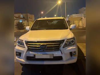 Lexus  LX  2010  Automatic  250,000 Km  8 Cylinder  All Wheel Drive (AWD)  SUV  White