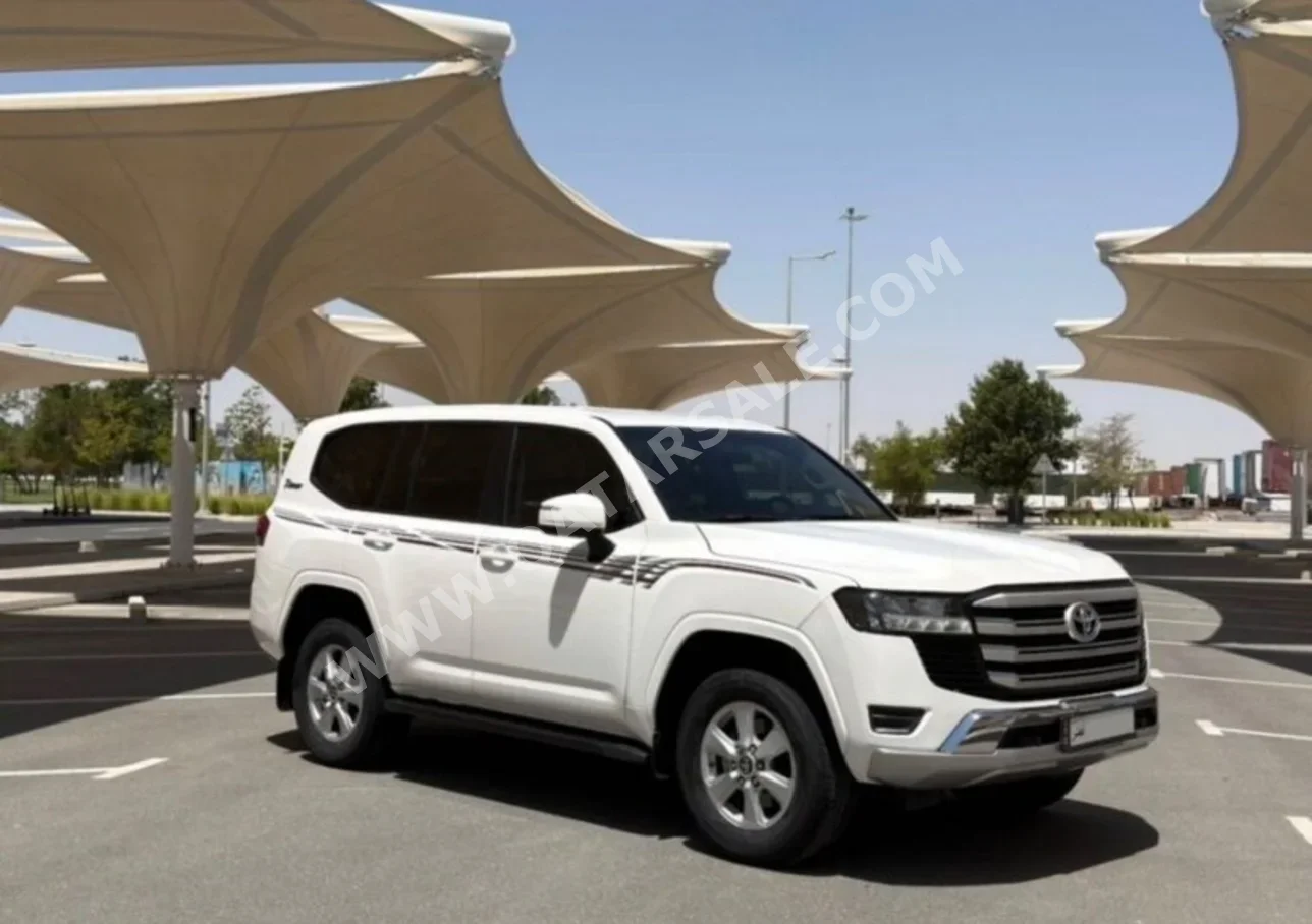 Toyota  Land Cruiser  GXR  2022  Automatic  112,000 Km  6 Cylinder  Four Wheel Drive (4WD)  SUV  White  With Warranty