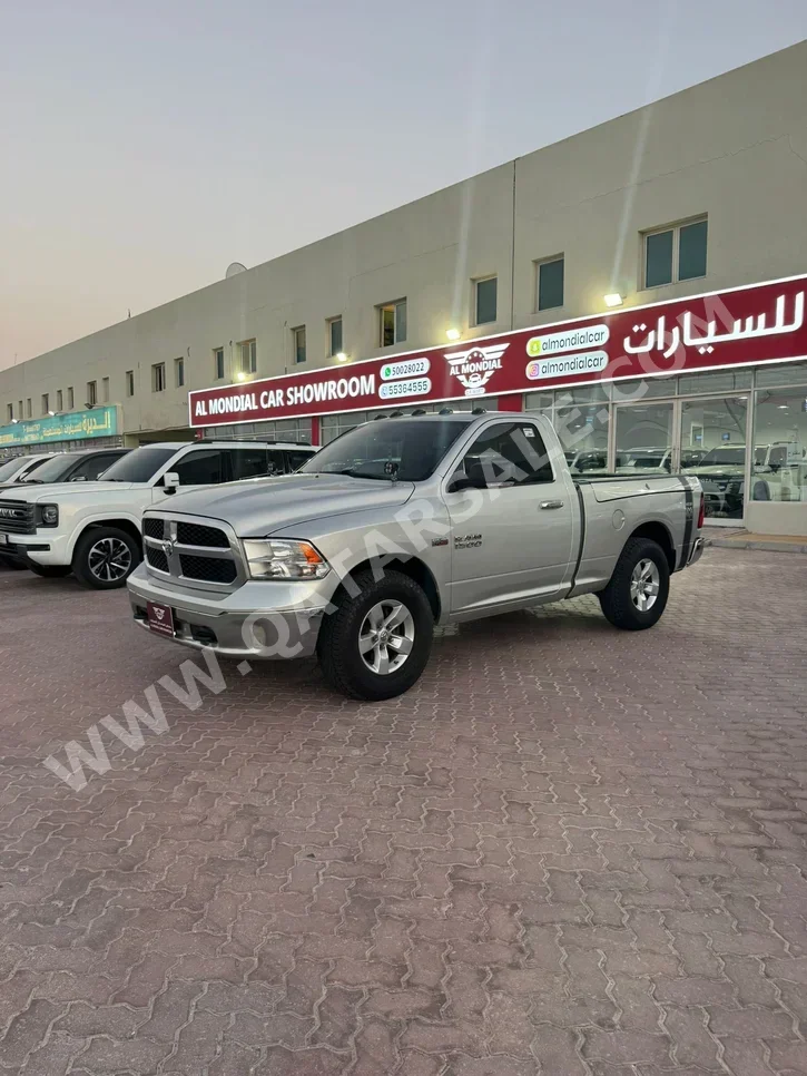 Dodge  Ram  1500  2016  Automatic  261,000 Km  8 Cylinder  Four Wheel Drive (4WD)  Pick Up  Silver