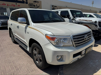 Toyota  Land Cruiser  VXR  2015  Automatic  400,000 Km  8 Cylinder  Four Wheel Drive (4WD)  SUV  White