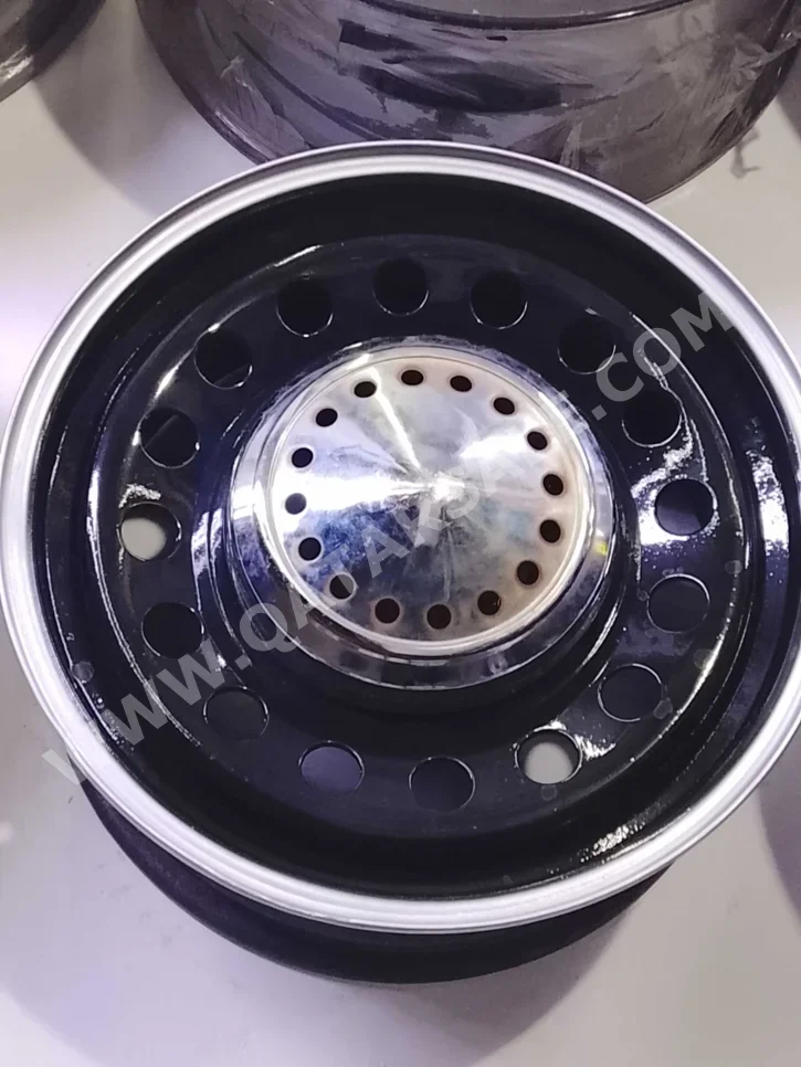 Wheel Rims GMC /  17''  Black  4  6