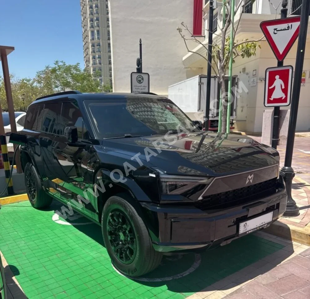 M Hero M817 Hybrid 2026 Automatic 1,000 Km 4 Cylinder Four Wheel Drive (4WD) SUV Black With Warranty