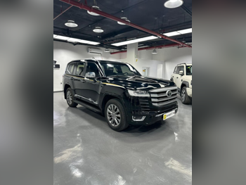 Toyota  Land Cruiser  VXR Twin Turbo  2023  Automatic  123,000 Km  6 Cylinder  Four Wheel Drive (4WD)  SUV  Black