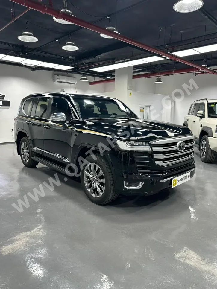 Toyota  Land Cruiser  VXR Twin Turbo  2023  Automatic  123,000 Km  6 Cylinder  Four Wheel Drive (4WD)  SUV  Black