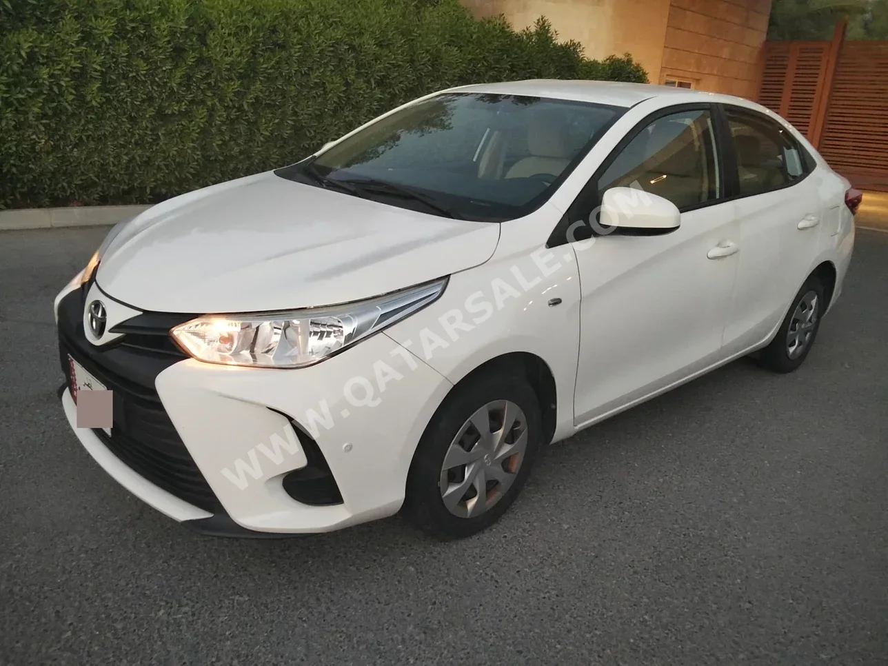 Toyota Yaris 2021 Automatic 78,000 Km 4 Cylinder Front Wheel Drive (FWD) Sedan White