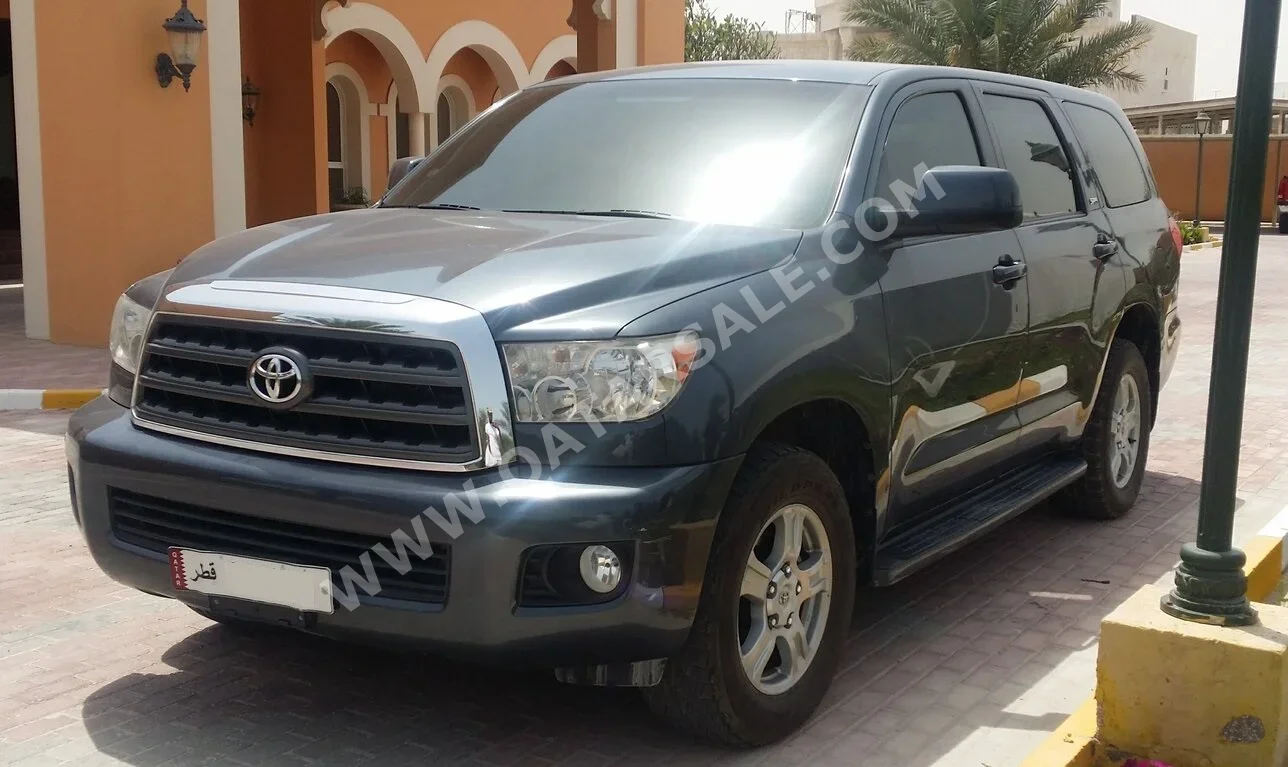 Toyota  Sequoia  SR5  2009  Automatic  210,000 Km  8 Cylinder  Rear Wheel Drive (RWD)  SUV  Gray