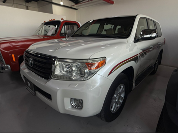 Toyota Land Cruiser GXR 2012 Automatic 168,000 Km 8 Cylinder Four Wheel Drive (4WD) SUV White