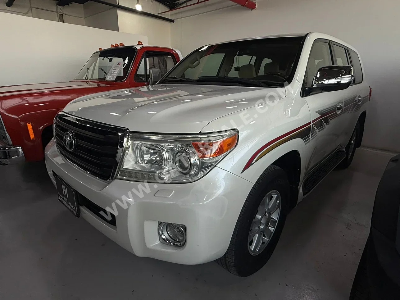 Toyota Land Cruiser GXR 2012 Automatic 168,000 Km 8 Cylinder Four Wheel Drive (4WD) SUV White