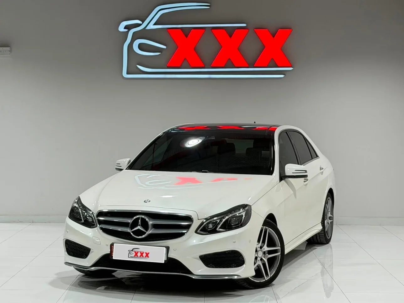 Mercedes-Benz E-Class 300 2014 Automatic 108,000 Km 6 Cylinder Rear Wheel Drive (RWD) Sedan White