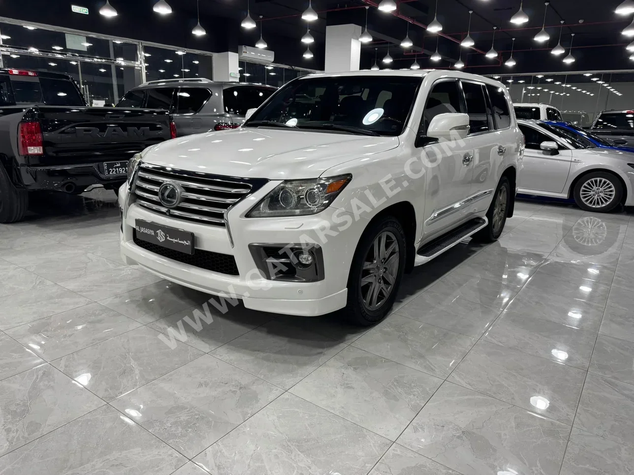 Lexus  LX  570 S  2014  Automatic  187,000 Km  8 Cylinder  Four Wheel Drive (4WD)  SUV  White