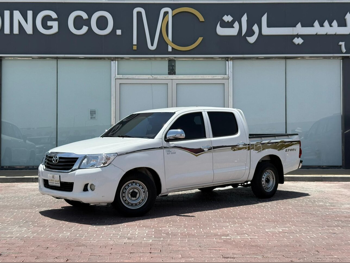 تويوتا  هاي لوكس  2015  اوتوماتيك  219,000 كم  4 سلندر  دفع رباعي  بيكب  أبيض
