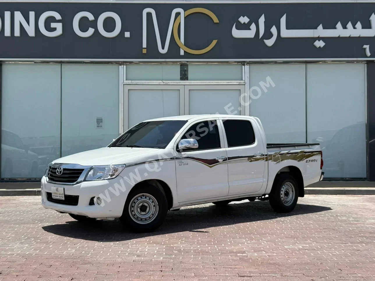 تويوتا هاي لوكس 2015 اوتوماتيك 219,000 كم 4 سلندر دفع رباعي بيكب أبيض