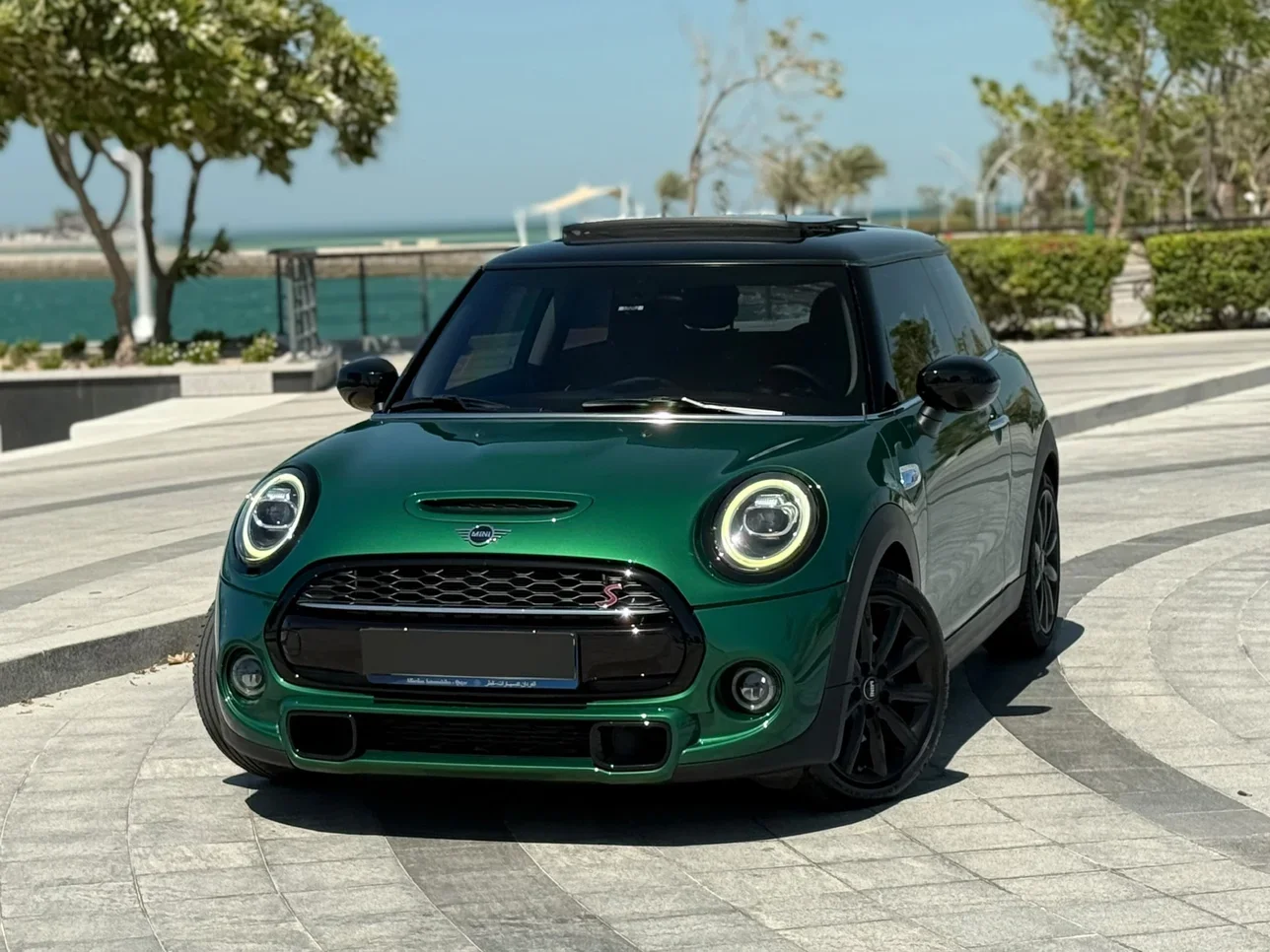 Mini Cooper S 2020 Automatic 119,000 Km 4 Cylinder Front Wheel Drive (FWD) Hatchback Green and Black