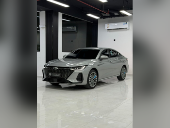 Hyundai  Azera  Grandeur  2026  Automatic  30,000 Km  6 Cylinder  Front Wheel Drive (FWD)  Sedan  Gold  With Warranty