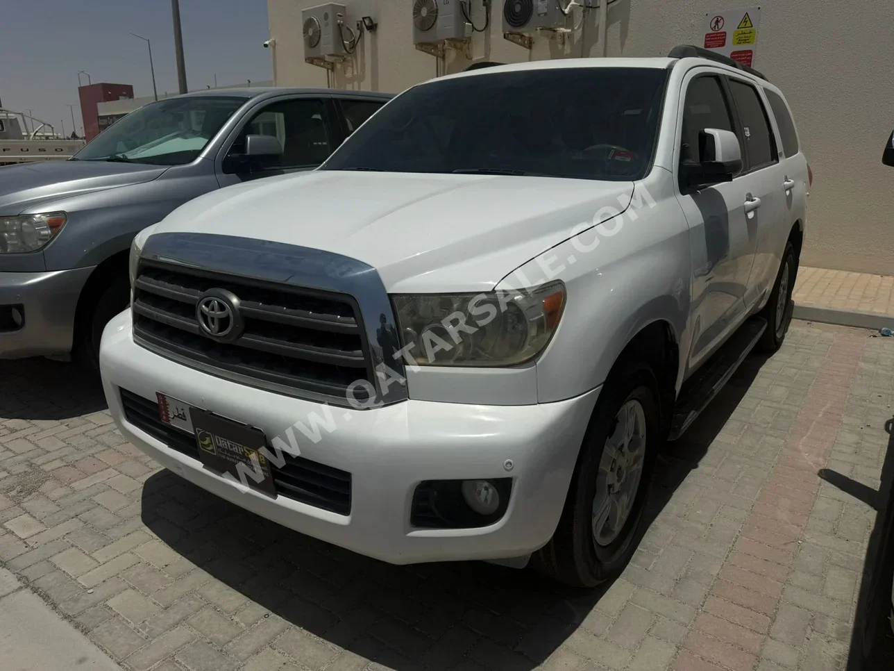 تويوتا سكويا اس ار 5 2016 اوتوماتيك 294,000 كم 8 سلندر دفع رباعي اس يو في أبيض