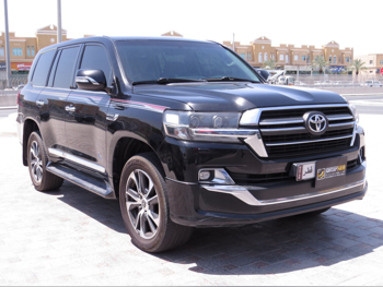 Toyota  Land Cruiser  GXR- Grand Touring  2020  Automatic  225,000 Km  6 Cylinder  Four Wheel Drive (4WD)  SUV  Black