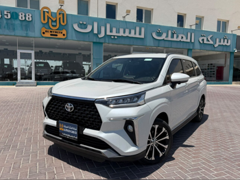 تويوتا  فيلوز  2025  اوتوماتيك  29,000 كم  4 سلندر  سحب امامي  سيدان  أبيض