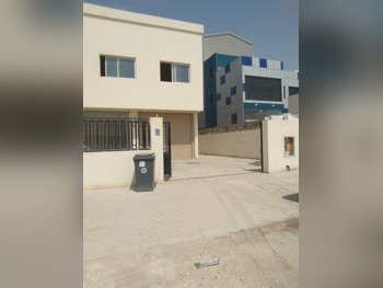 مخازن و مستودعات - الوكرة  - وادي ابا صليل  -المساحة: 1000 متر مربع