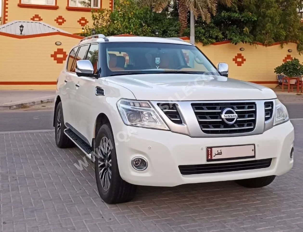 Nissan  Patrol  Platinum  2017  Automatic  168,000 Km  6 Cylinder  Four Wheel Drive (4WD)  SUV  White