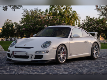 بورش  911  كاريرا اس  2006  اوتوماتيك  116,500 كم  6 سلندر  دفع خلفي  كوبيه \ سبورت  أبيض