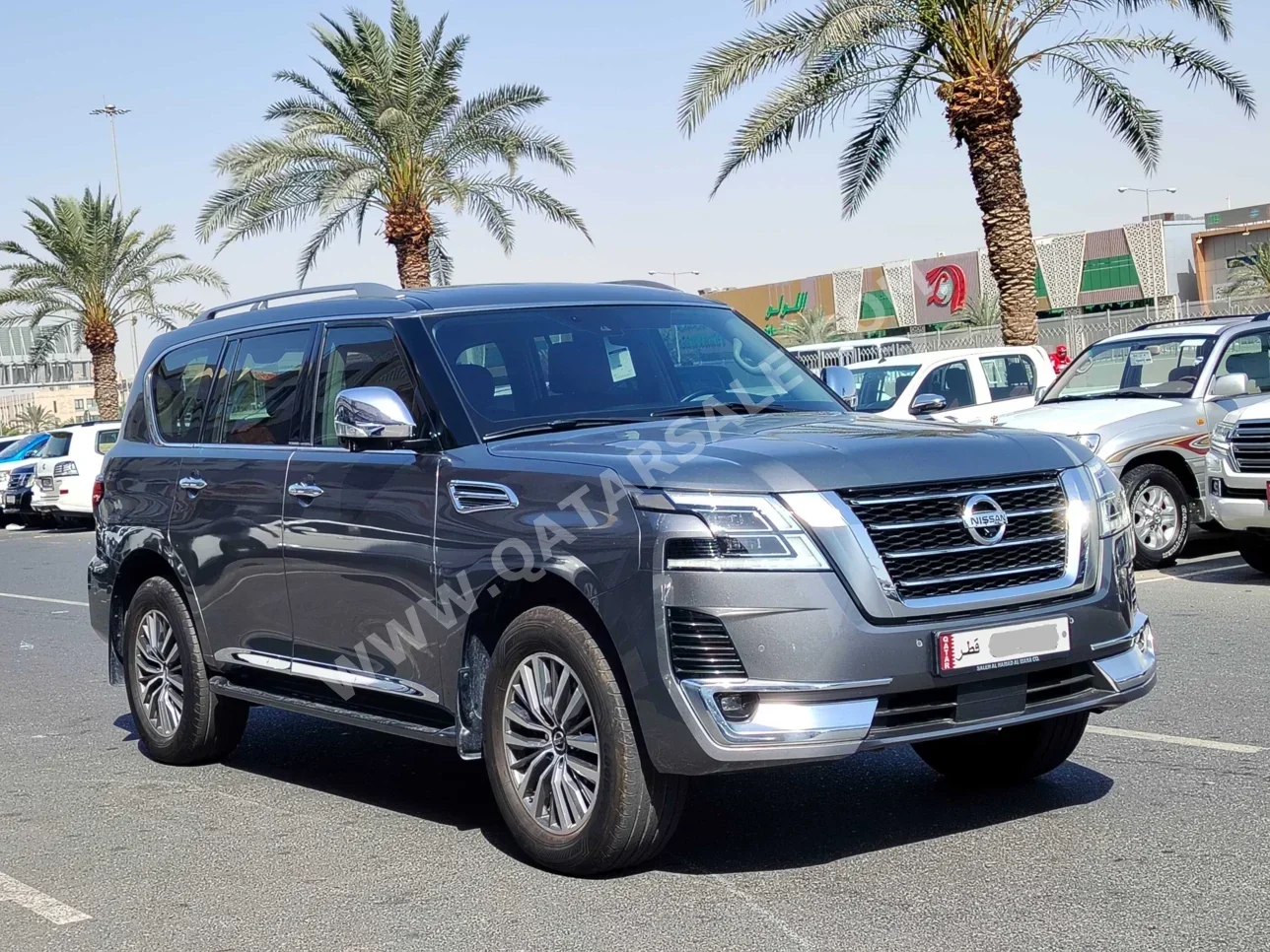 نيسان باترول بلاتنيوم 2021 اوتوماتيك 68,000 كم 6 سلندر دفع رباعي اس يو في رمادي