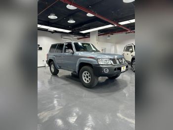 نيسان  باترول  سفاري  2007  عادي  269,000 كم  6 سلندر  دفع رباعي  اس يو في  رمادي