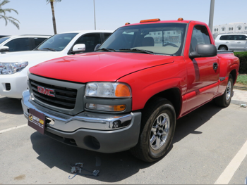 GMC  Sierra  1500  2006  Automatic  400,000 Km  8 Cylinder  Four Wheel Drive (4WD)  Pick Up  Red